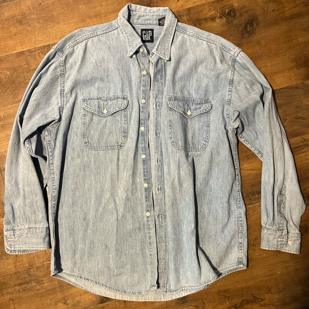 Vintage 90’s Classic GAP XL Men’s Light Blue Denim Button Down Shirt
